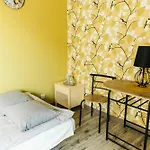 Bed and breakfast Zagroda Borowo 3*