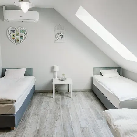 Zagroda Borowo Bed & Breakfast 3*