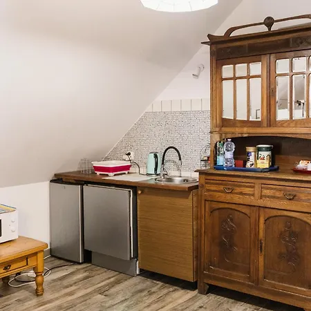 Zagroda Borowo 3* コニン