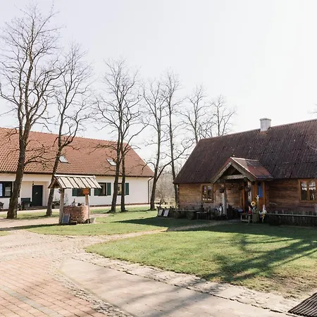 Zagroda Borowo Bed & Breakfast